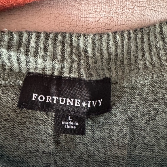 Fortune & Ivy top, size L. Green and black speckled, very soft. - Picture 4 of 6